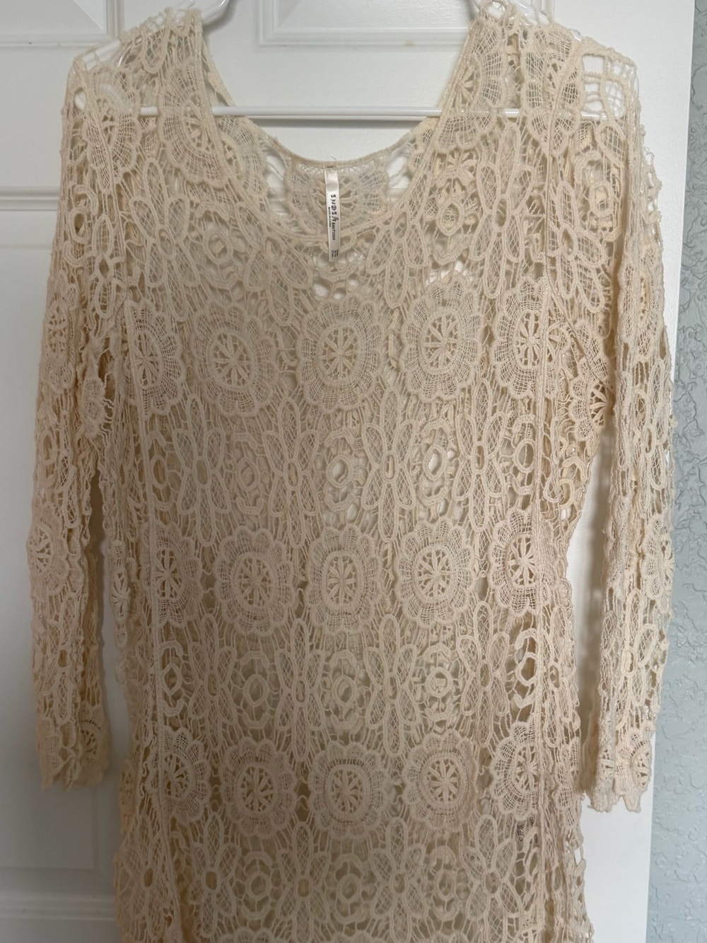 India Boutique Women's Cream Crochet Intricate Long Sleeve Cover Up/Top One Size